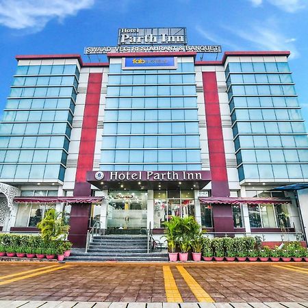 Hotel Parth Inn 가지아바드 외부 사진