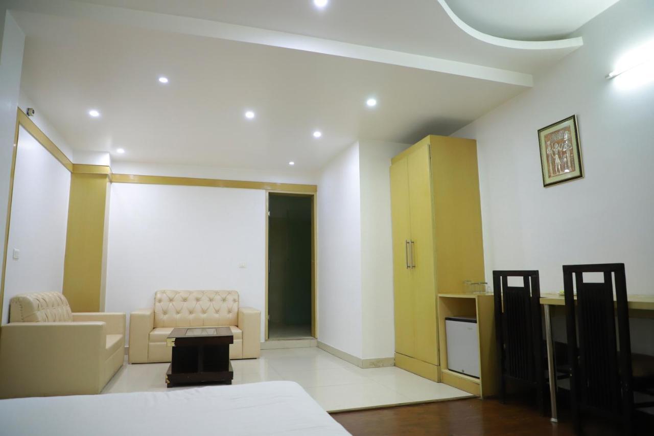 Hotel Parth Inn 가지아바드 외부 사진