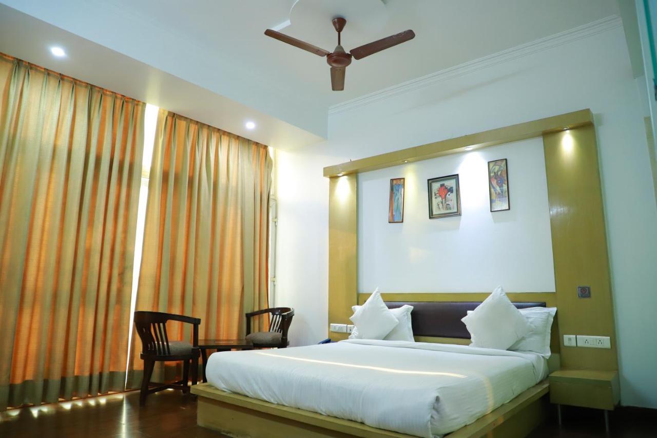 Hotel Parth Inn 가지아바드 외부 사진