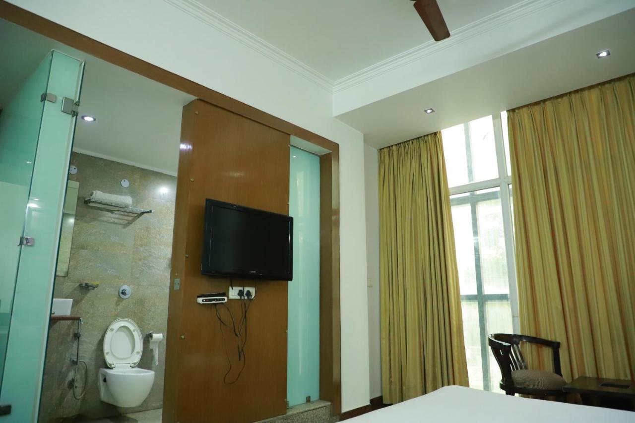 Hotel Parth Inn 가지아바드 외부 사진