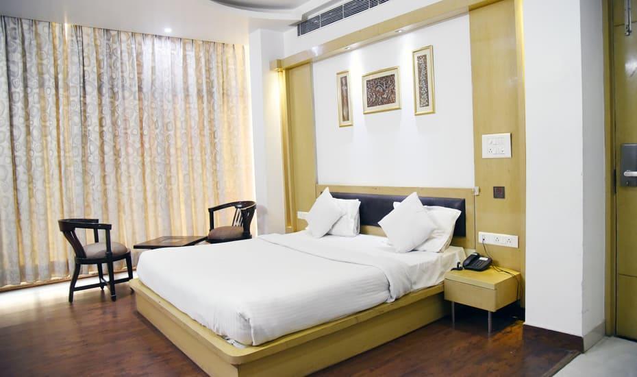 Hotel Parth Inn 가지아바드 외부 사진