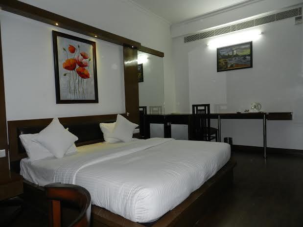 Hotel Parth Inn 가지아바드 외부 사진