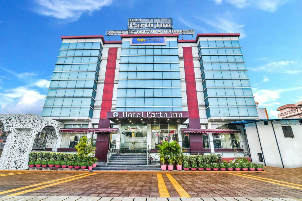 Hotel Parth Inn 가지아바드 외부 사진