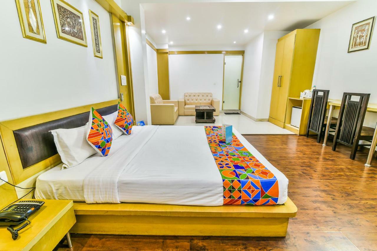 Hotel Parth Inn 가지아바드 외부 사진