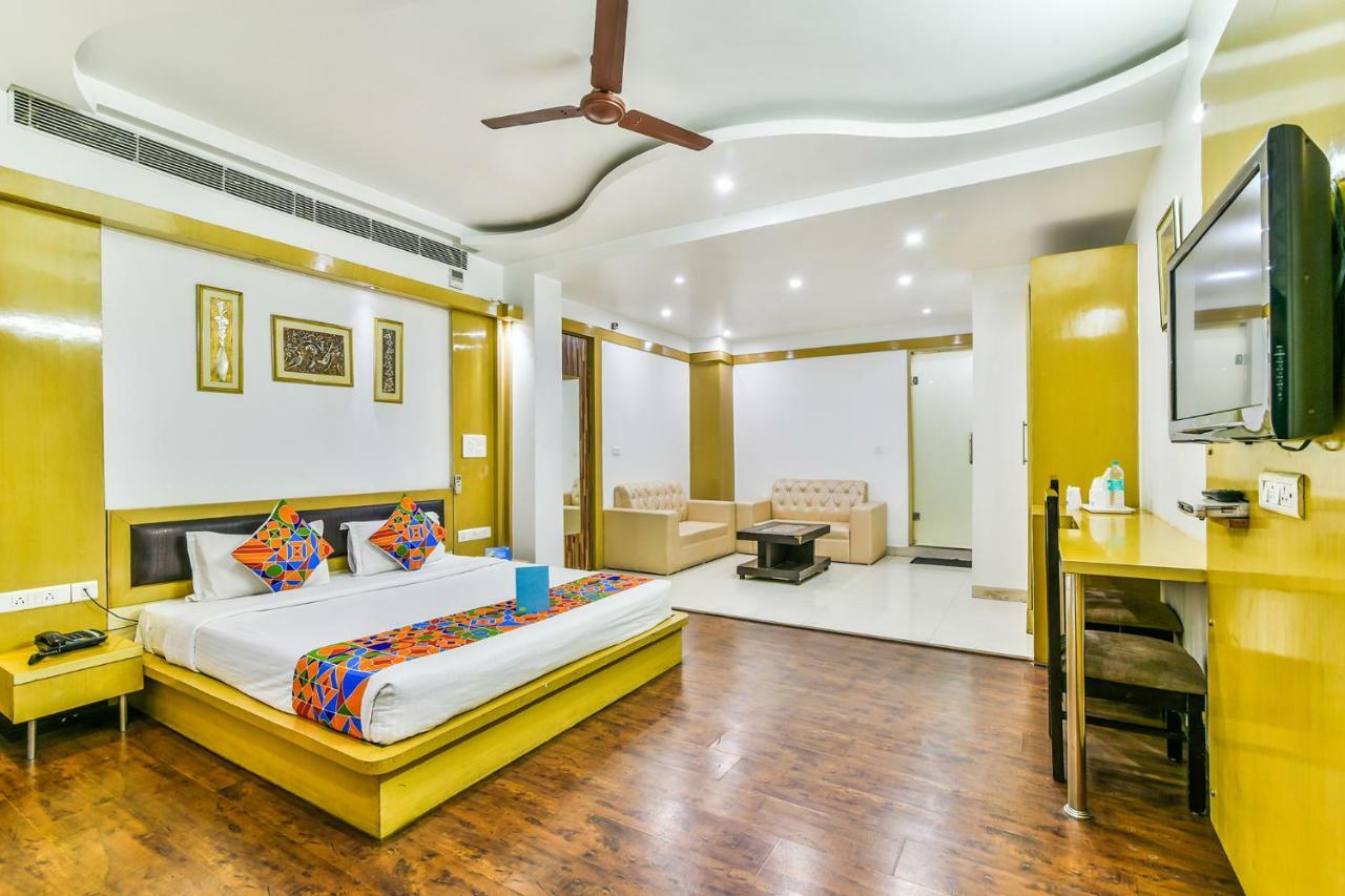 Hotel Parth Inn 가지아바드 외부 사진