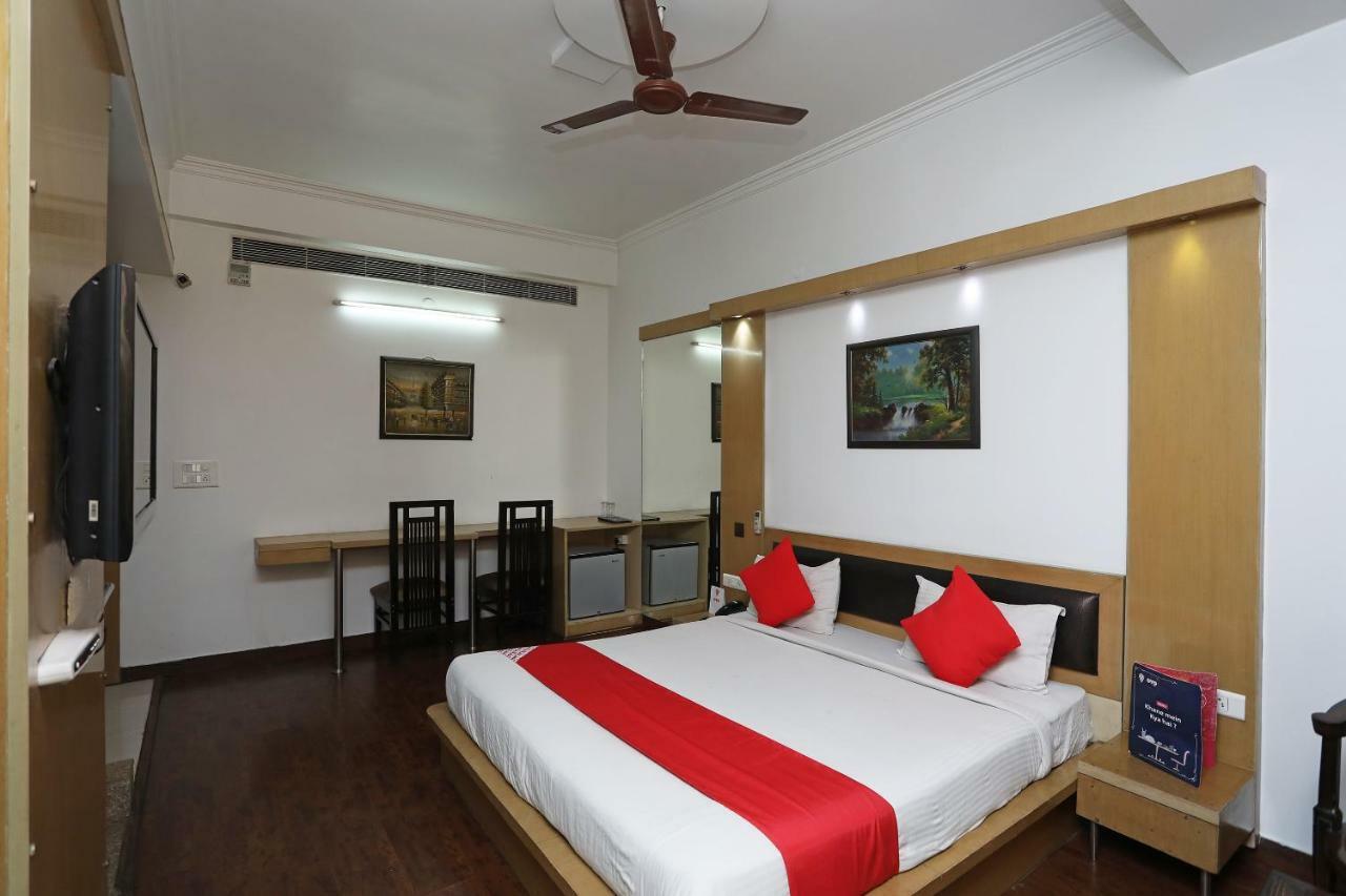 Hotel Parth Inn 가지아바드 외부 사진